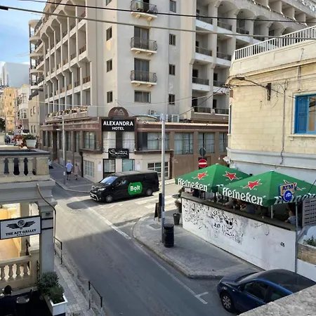 Specious In St Julians St. Julian's