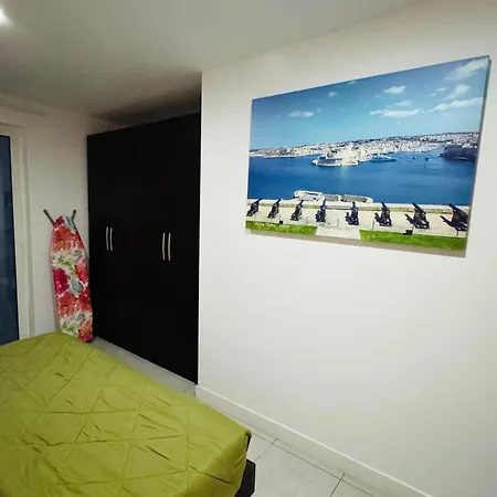 Specious In St Julians 아파트 Saint Julian's