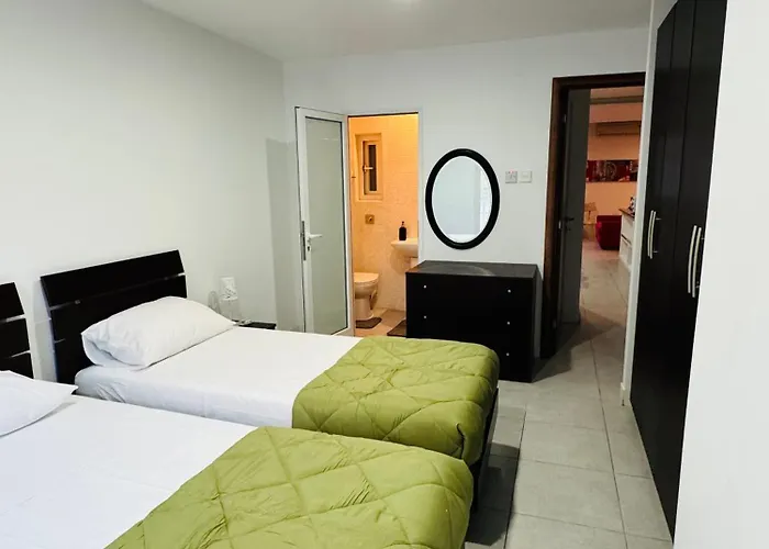 Specious In St Julians Apartment *