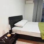 Specious In St Julians Apartment *