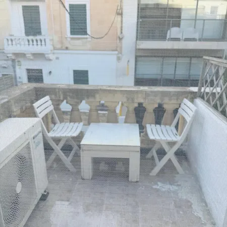 Specious In St Julians Apartment *